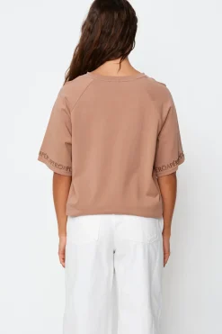 Apero Logo Sleeve Box Cut Tee - Mocha