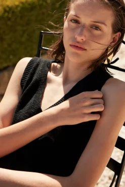 ARCAA Emma Vest - Black