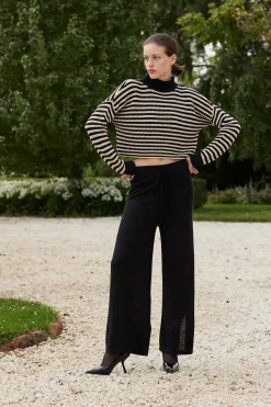 ARCAA June Cropped Sweater - Sand & Black