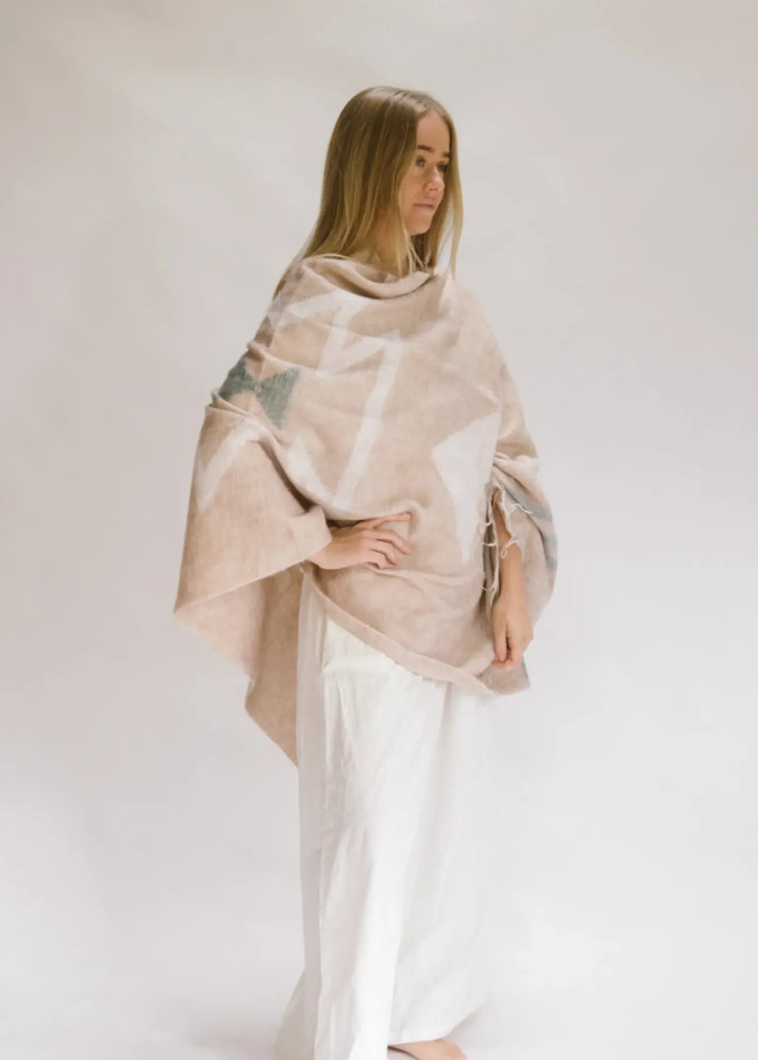 Hobo & Hatch Aztec Poncho- Vanilla