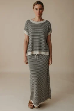 Talamaya Lattice Short Sleeve Pullover - Washed Black & Soft Gold