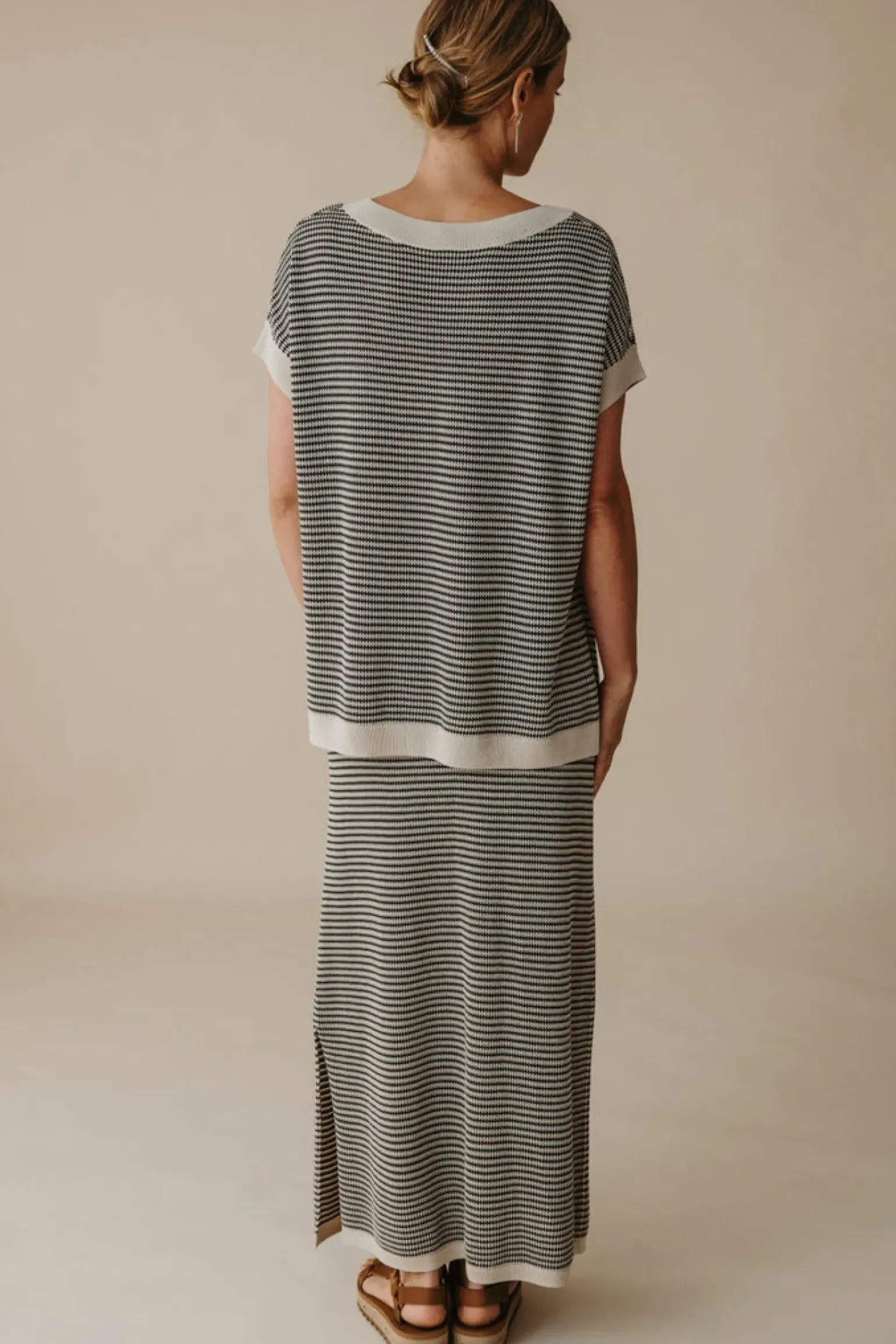 Talamaya Lattice Short Sleeve Pullover - Washed Black & Soft Gold
