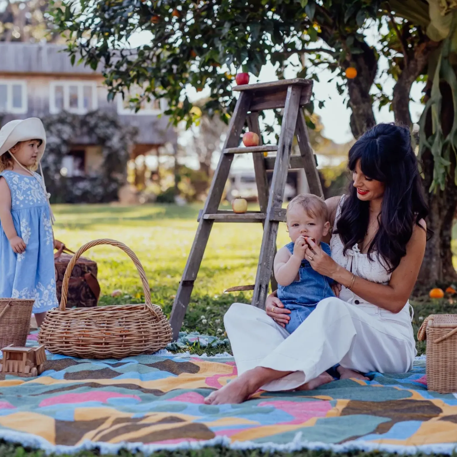 Wandering Folk Woven Throw - Kaleid Sugar